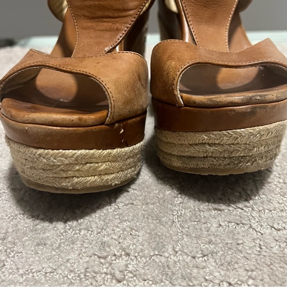 Pledge Leather Wedges - Picture 6 of 11